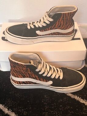 Vans High Top Sneakers in Black & Orange Tiger Print